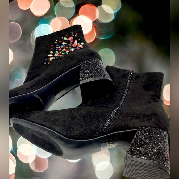 S♥️LD 💫. NIB BETSEY JOHNSON - LEA Suede Gemstone Embellished Booties♥️ - Picture 11 of 11